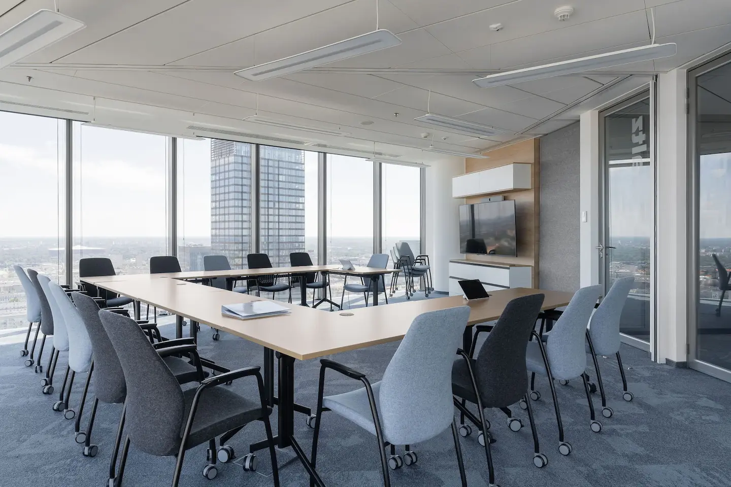 Optymalizacja kosztów modernizacji i fit-outu biura