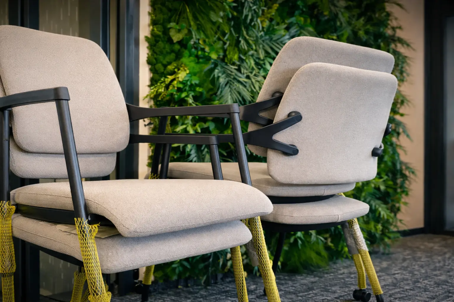 Wyposażenie biura, FF&E oraz systemy AV i IT