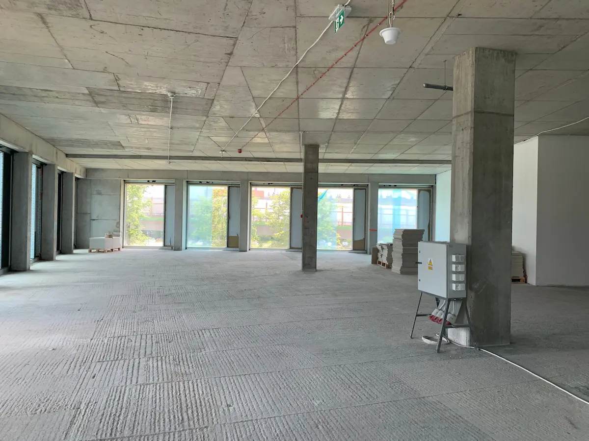 Start od powierzchni bazowej i wytyczne budynku