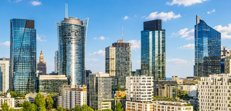 Budynek biurowy w kontekście miejskim rozważany jako lokalizacja